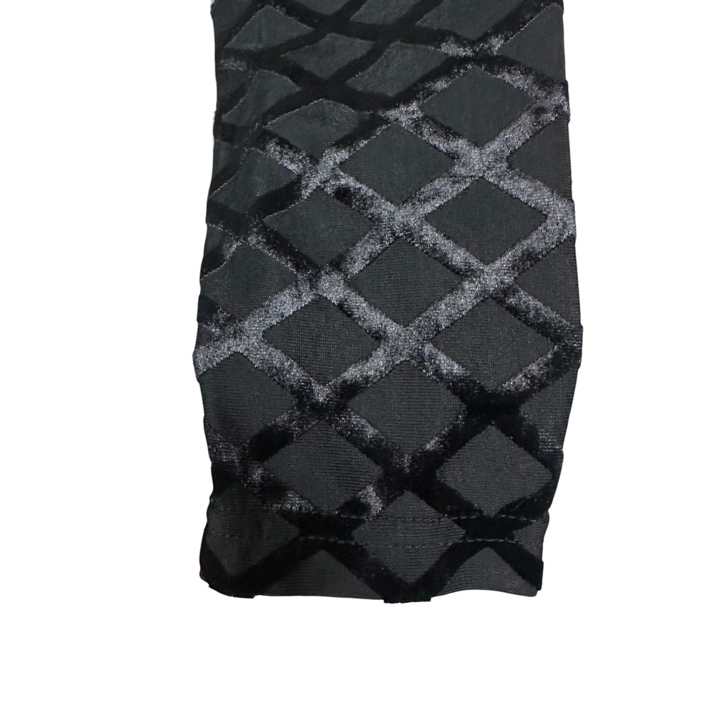 Tuckernuck Black Velvet Burnout Mally Turtleneck Top Pull On Long Sleeve L NWT‎ - Picture 9 of 12